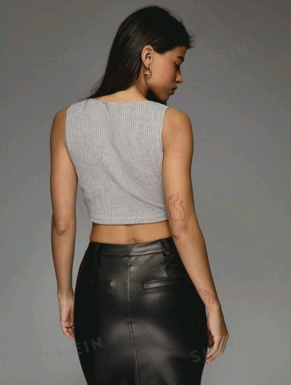 MISSGUIDED Parte superior con botones