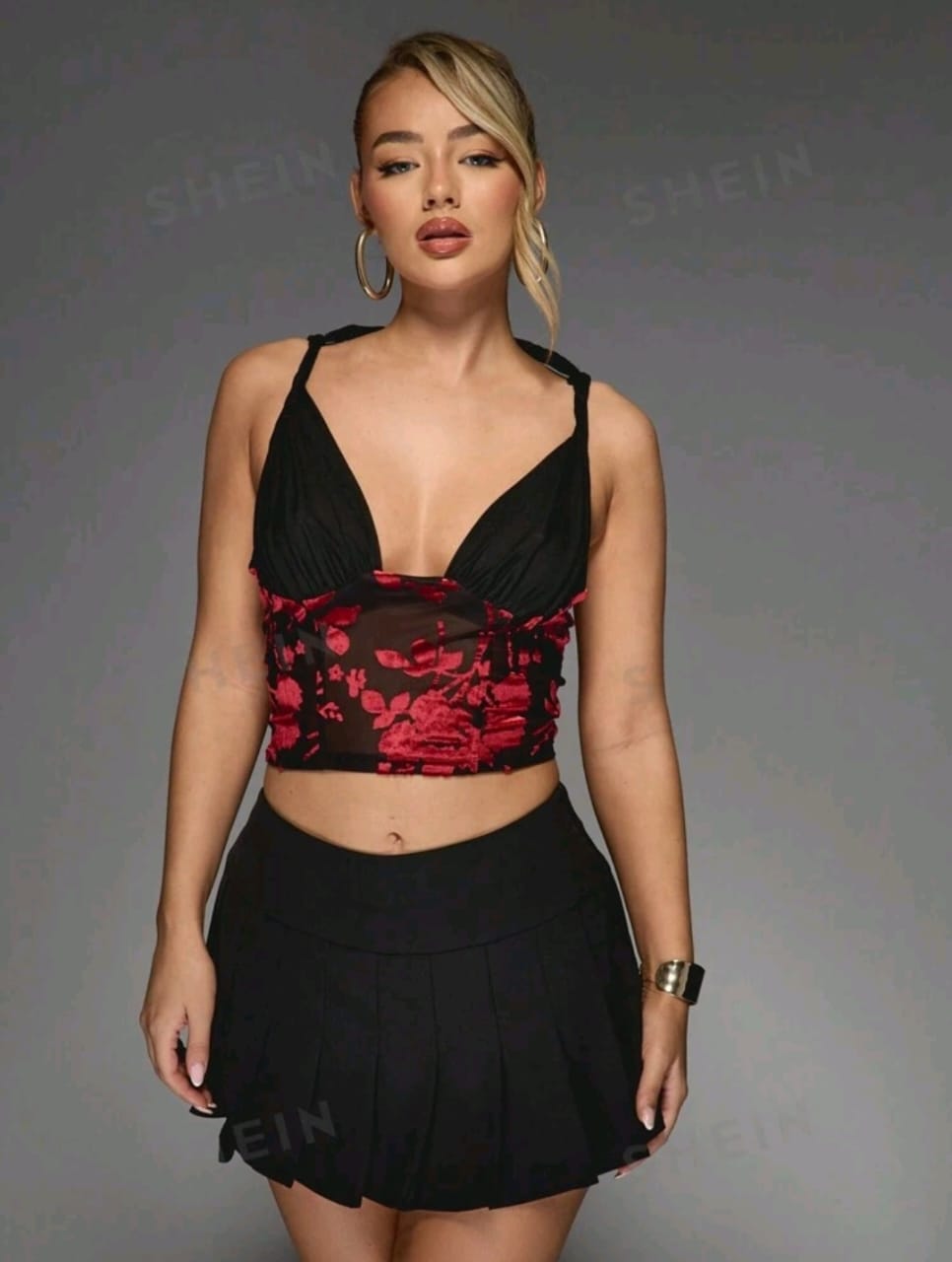 MISSGUIDED Top con busto fruncido y mangas enrolladas en tejido de calado