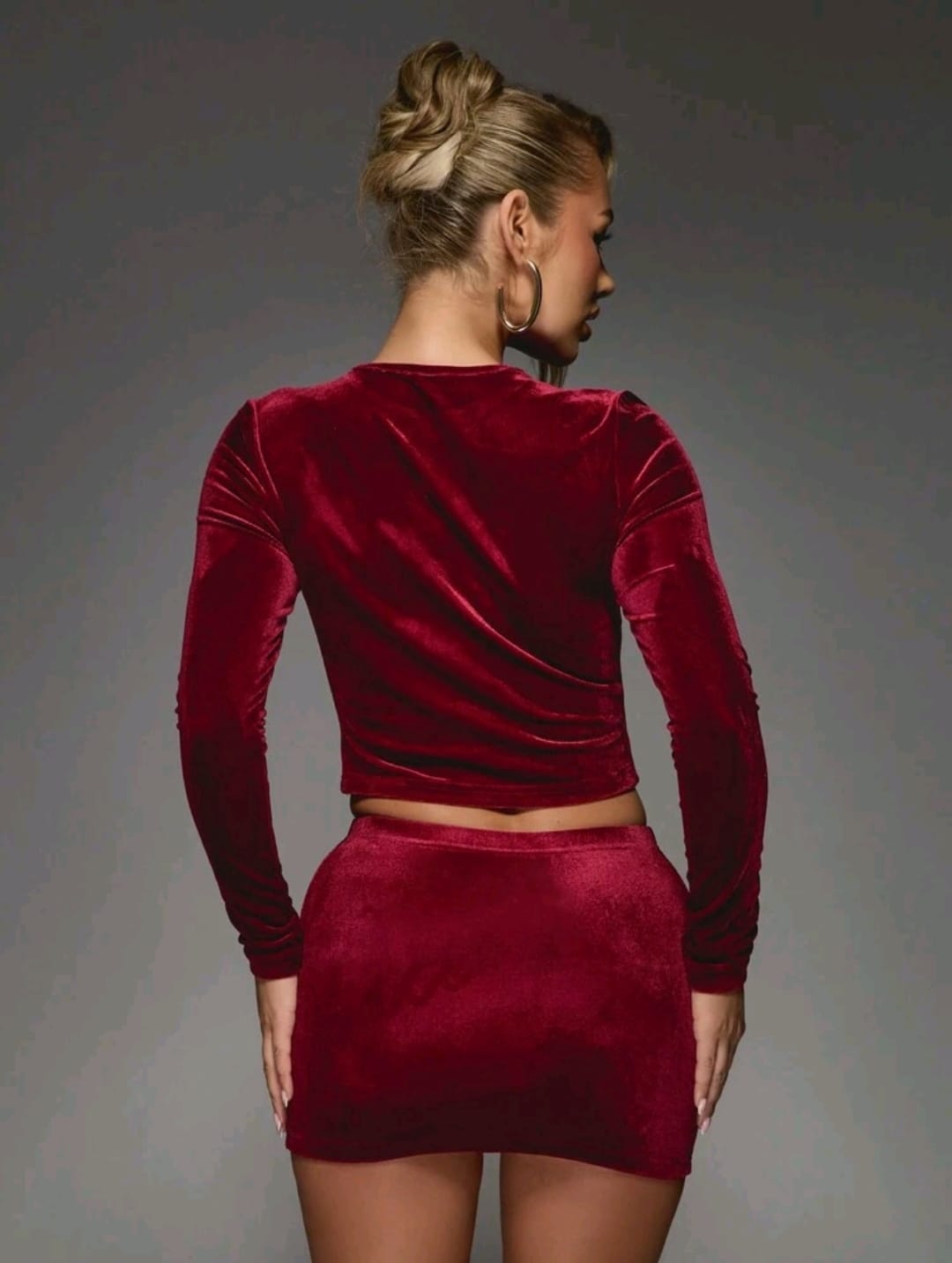 MISSGUIDED Conjunto de dos piezas de top de mangas larga y minifalda