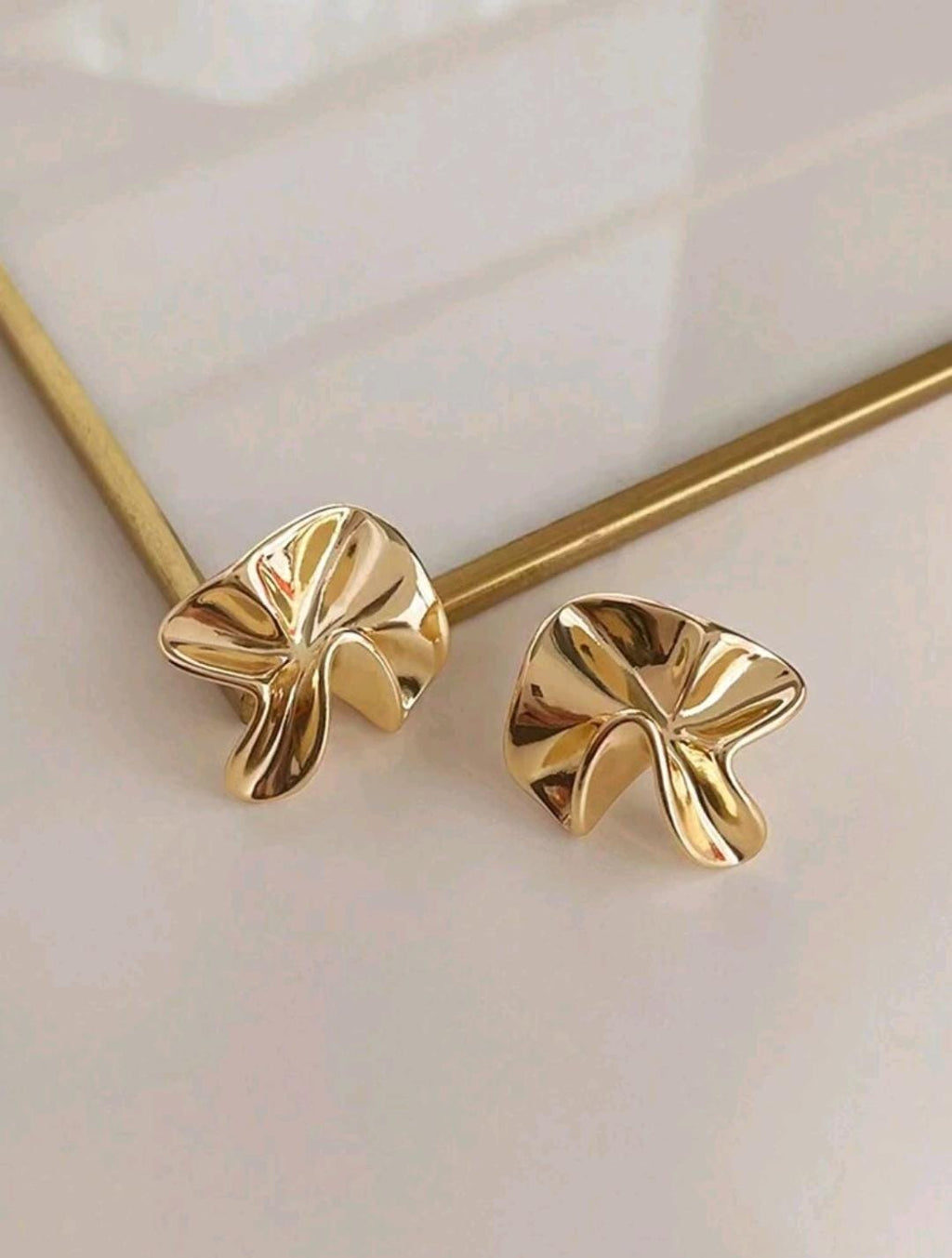 Pendientes de forma geométrica asimétrica