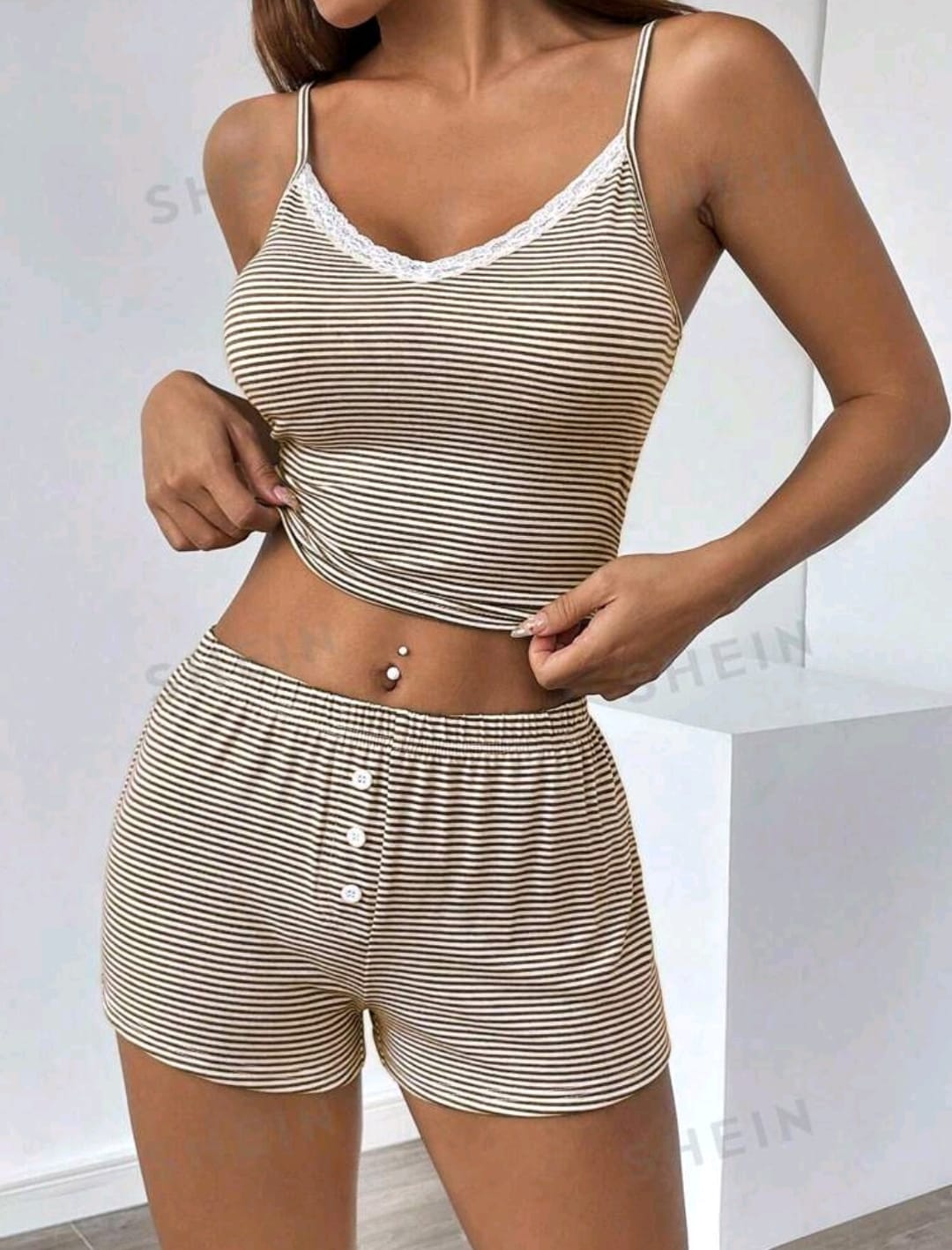 SHEIN MOOSTA 2 piezas Conjunto de top y pantalones