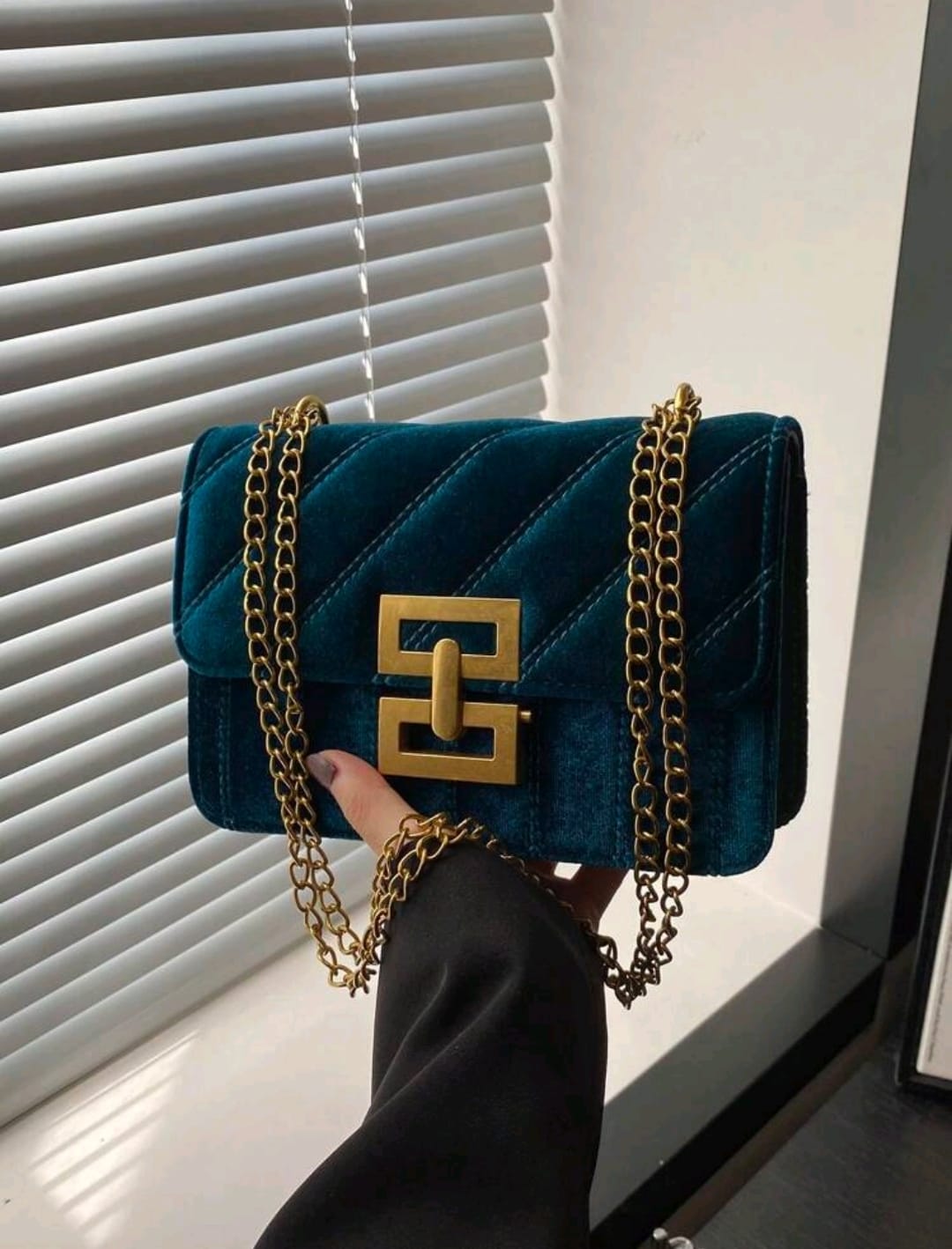 Bolso cuadrado de hombro de terciopelo