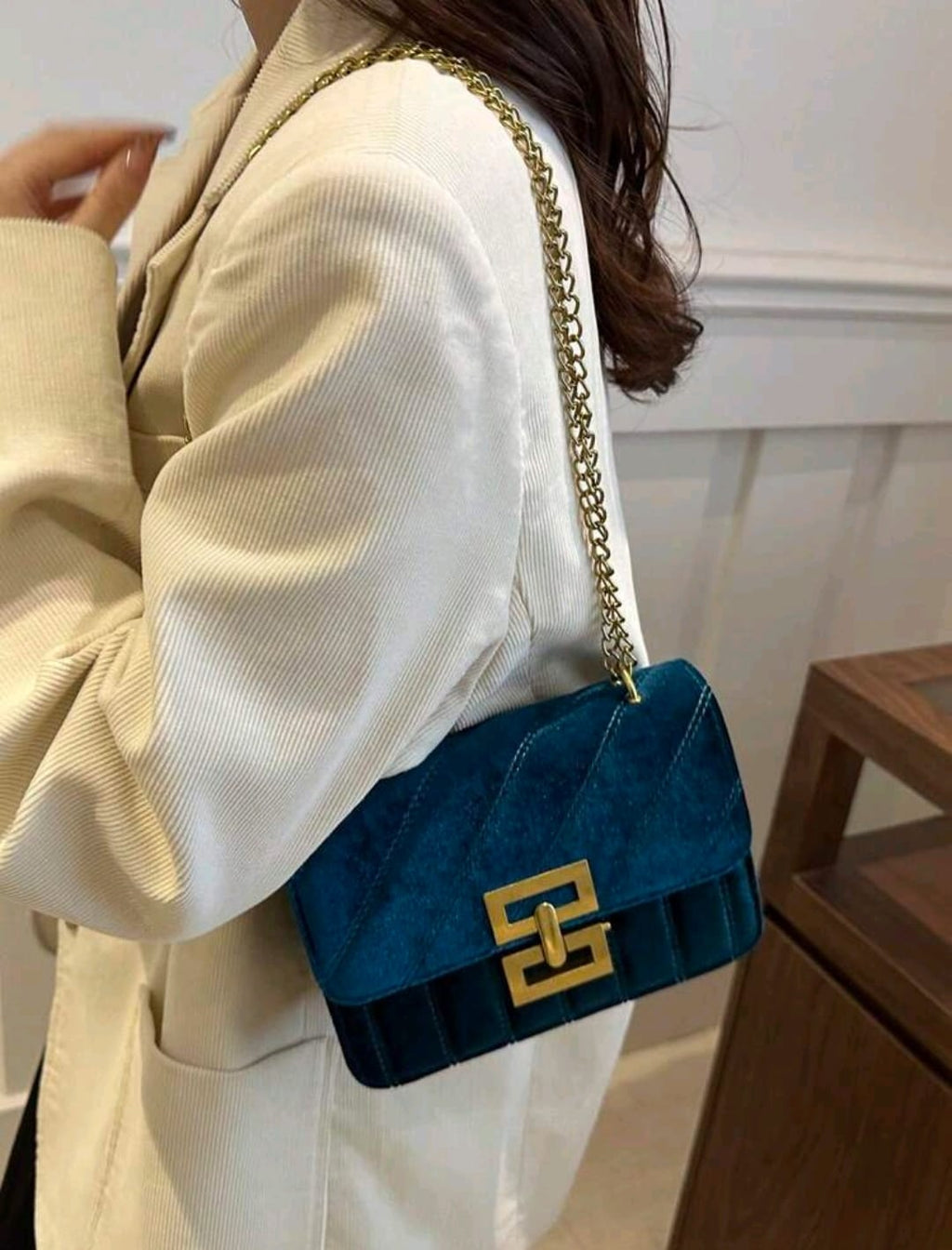Bolso cuadrado de hombro de terciopelo