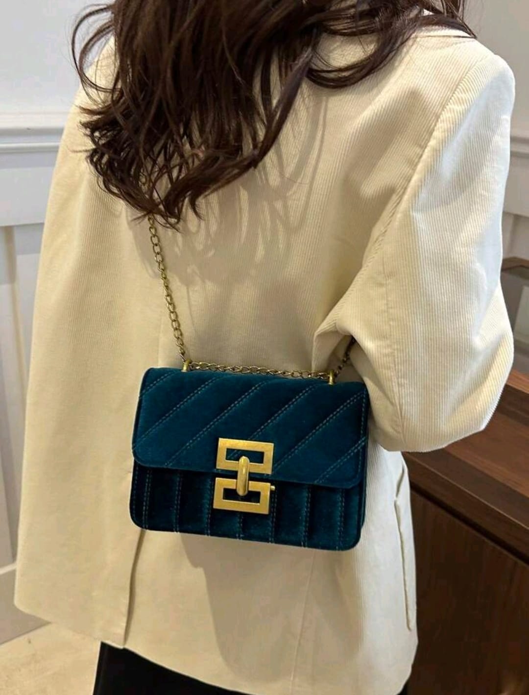Bolso cuadrado de hombro de terciopelo