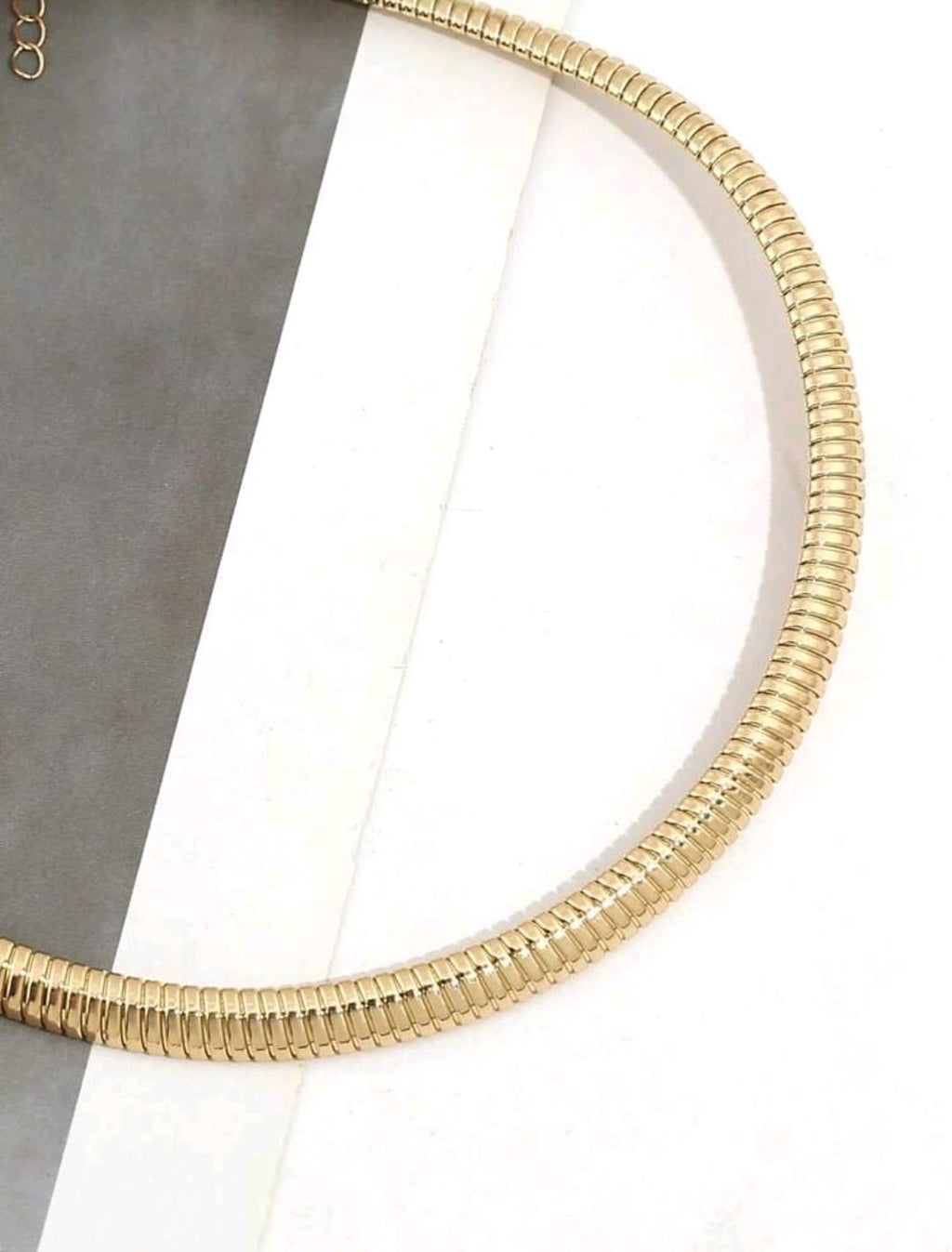 Collar gargantilla de metal