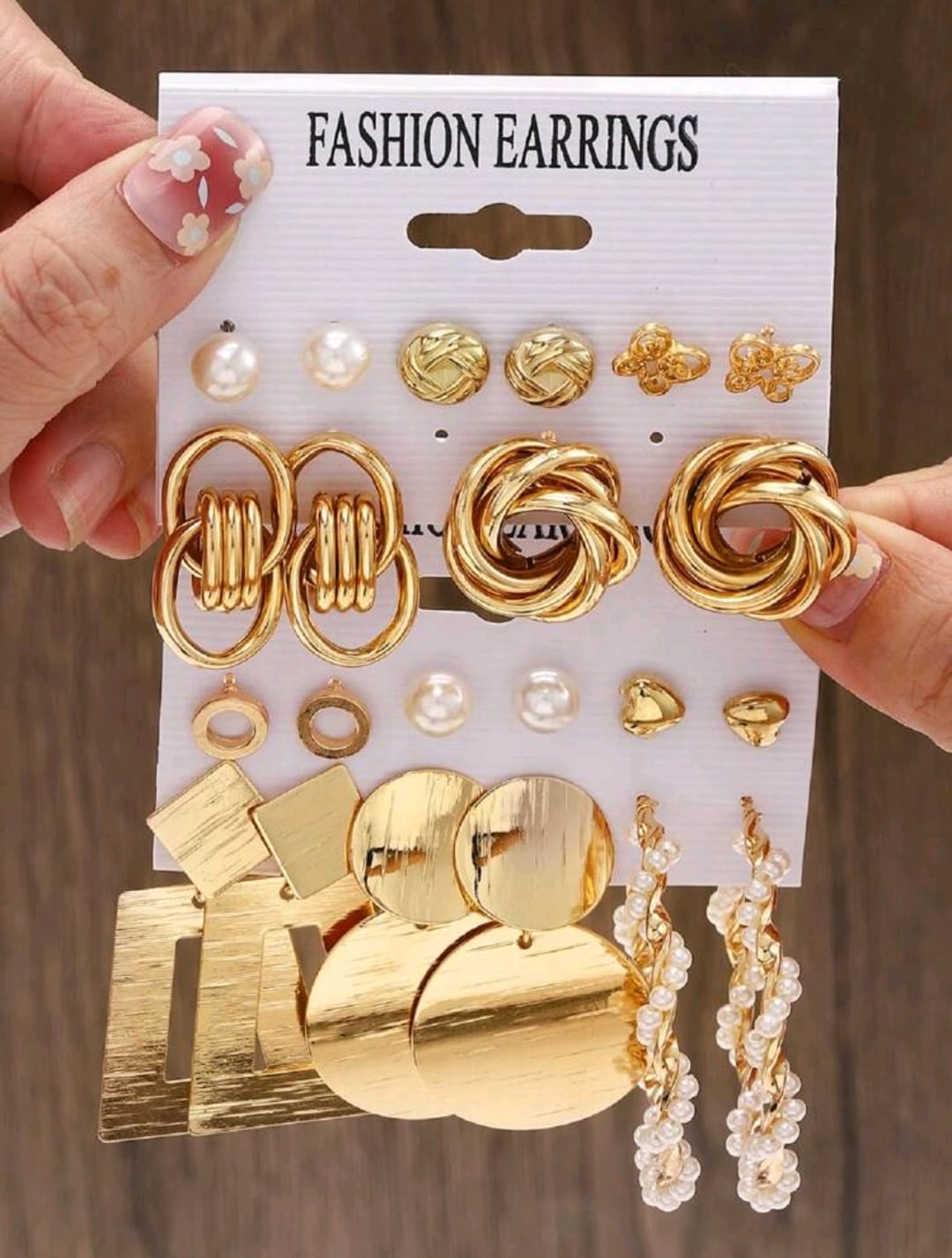 Conjunto de 11 pares de aretes de tachuelas geométricos