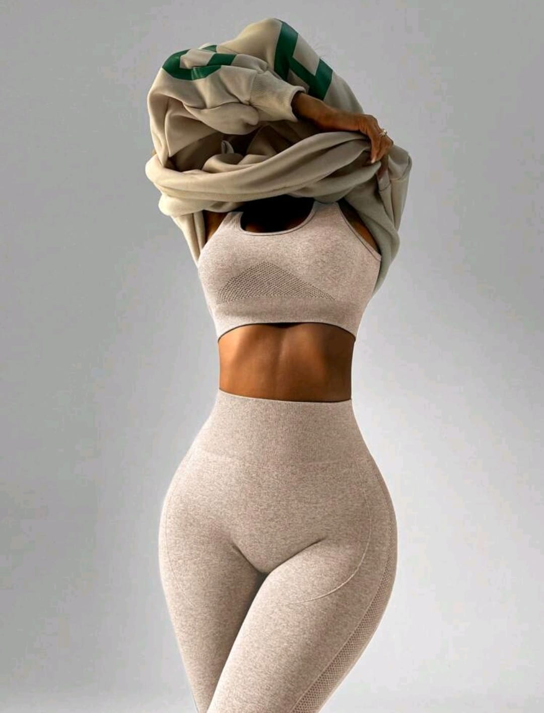 SHEIN Conjunto deportivo para mujer de top corto y ajustado Yoga Basic