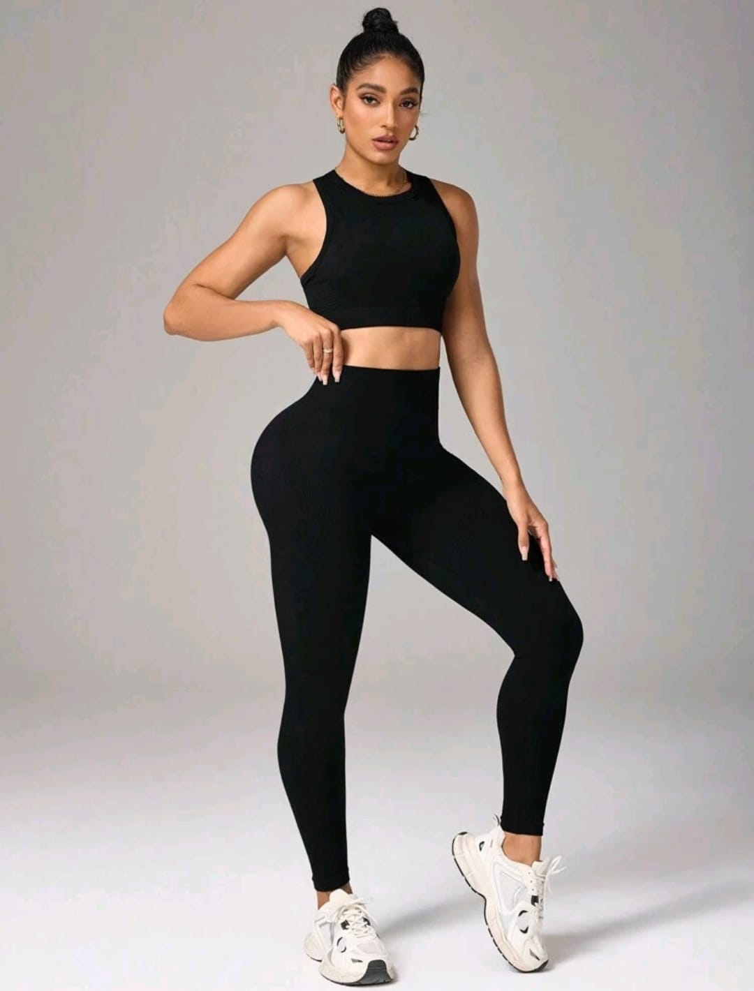 SHEIN Sport Studio Conjunto deportivo casual de mujer de unicolor con top sin mangas