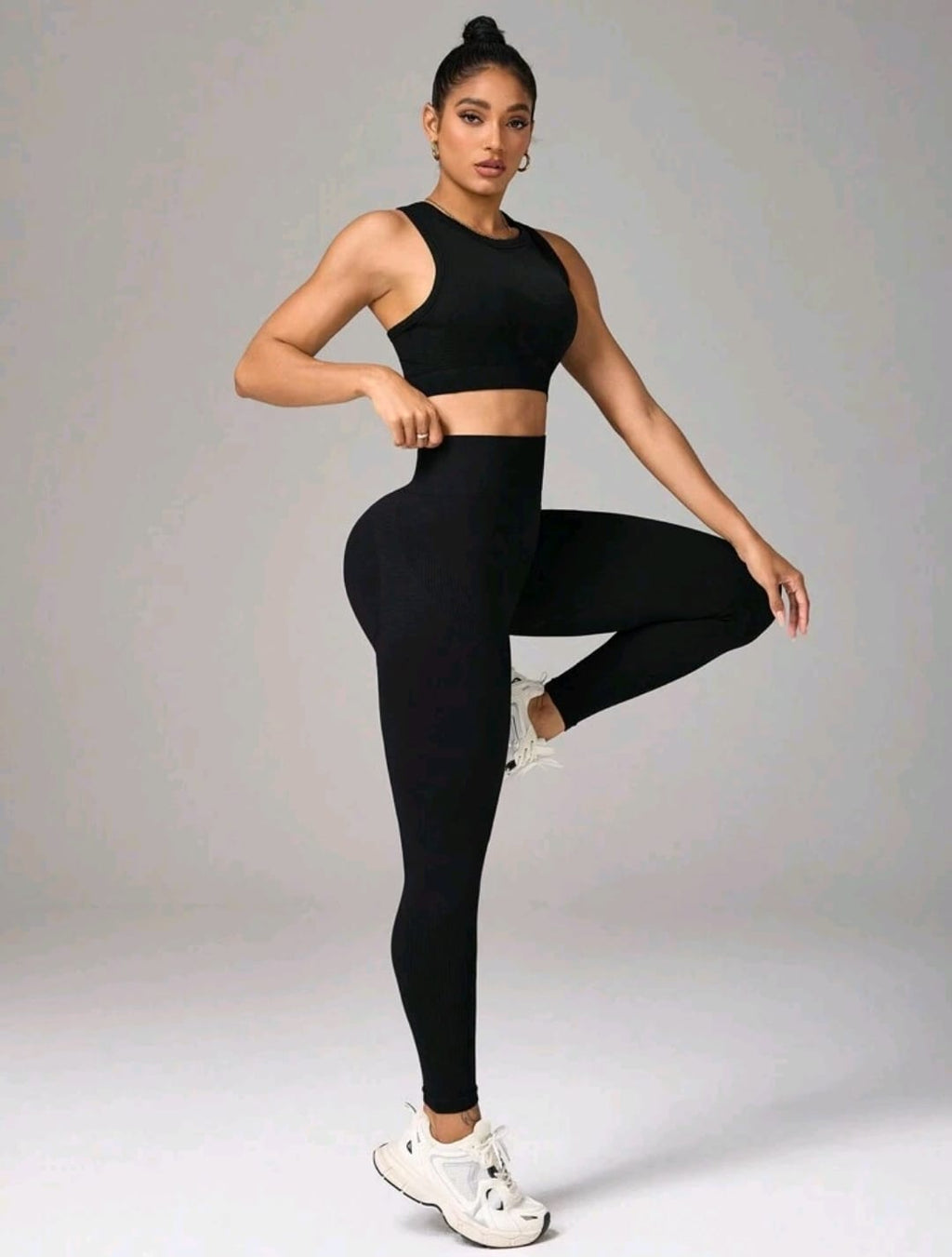SHEIN Sport Studio Conjunto deportivo casual de mujer de unicolor con top sin mangas
