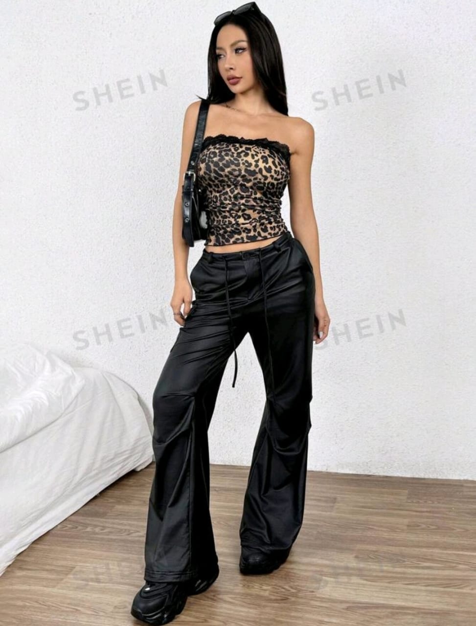 SHEIN EZwear Parte superior tubo con pliegues y encaje