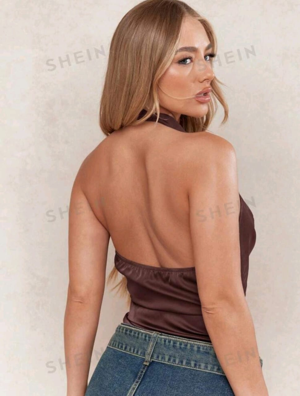 MISSGUIDED Top con cuello halter con escote tipo cowl