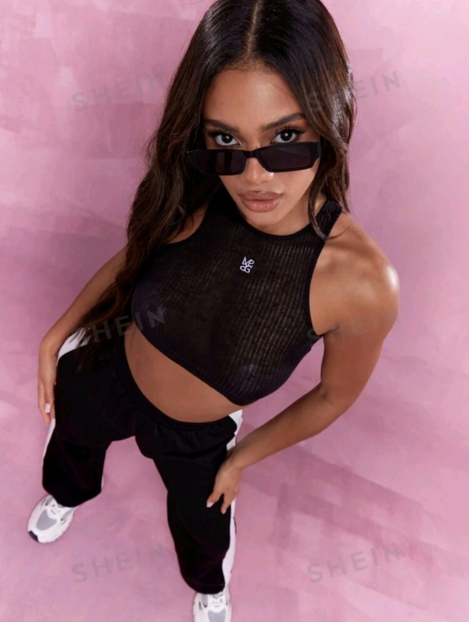 MISSGUIDED Camiseta de tirantes con cuello halter de punto calado
