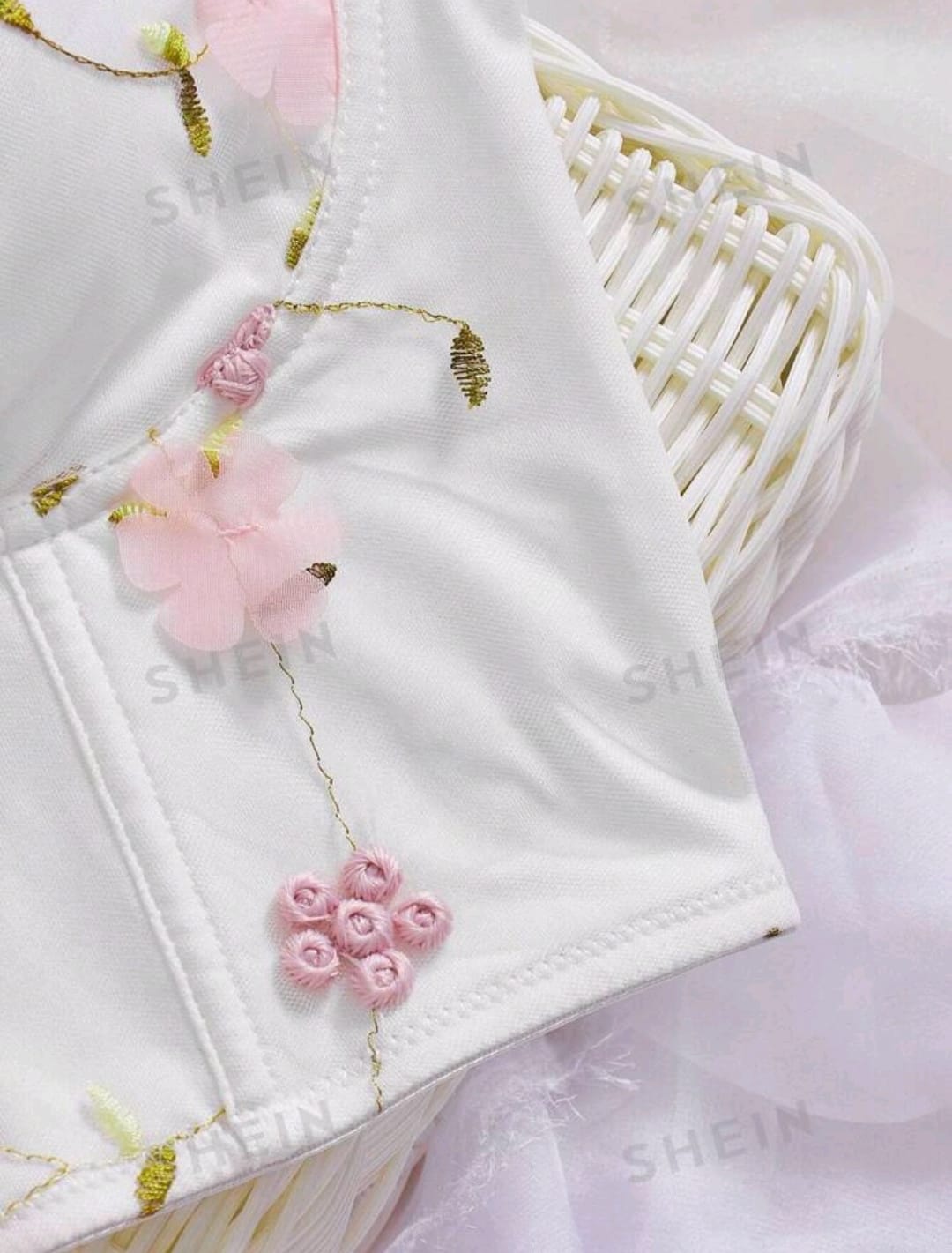 SHEIN Privé Corpiño de mujer elegante y romántico con bordado floral en malla