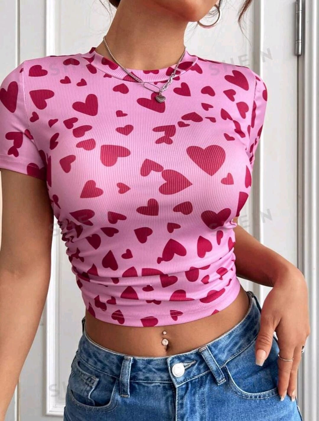 SHEIN EZwear Camiseta Ajustada De Punto Rosada