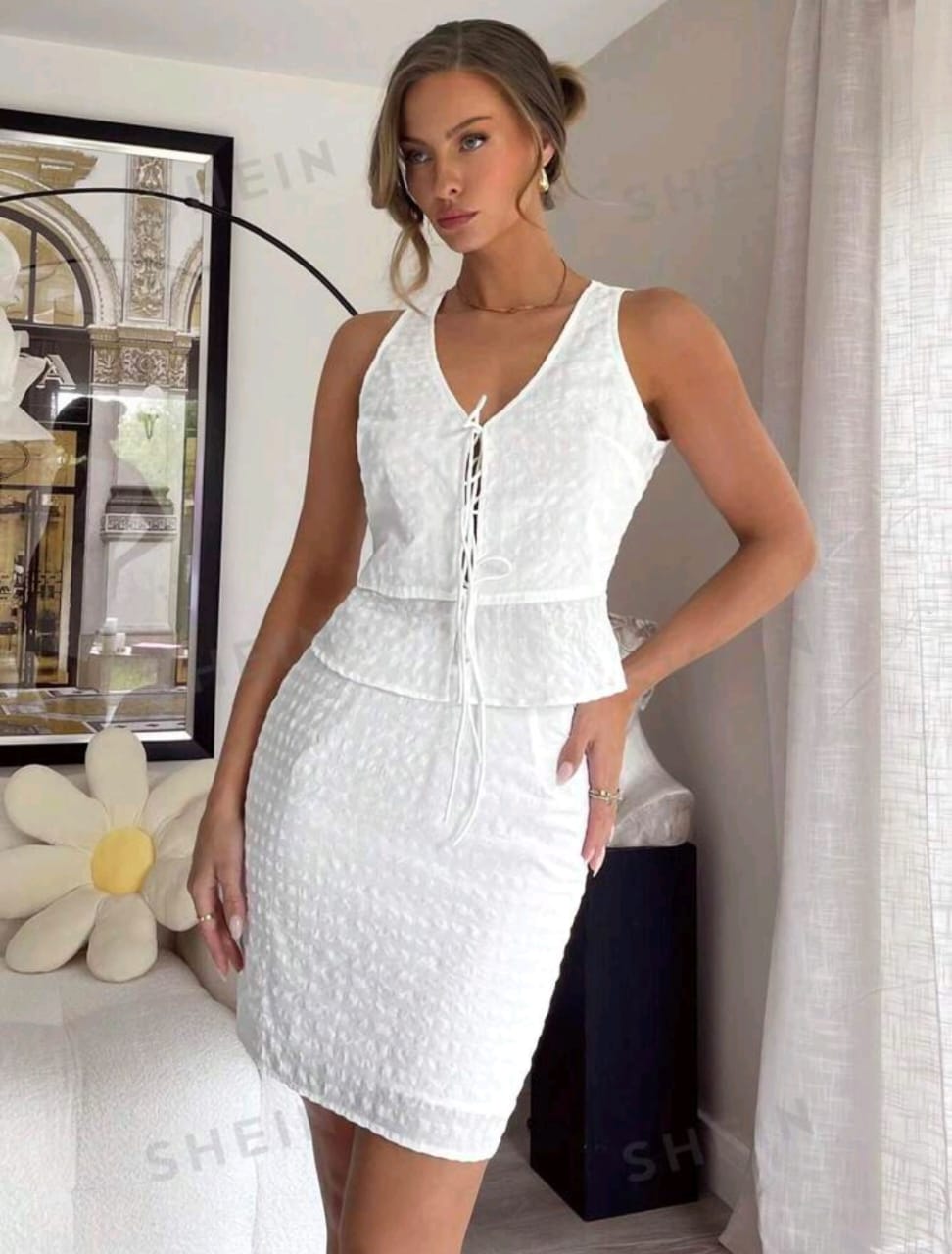 SHEIN Essnce Conjunto de top tirantes de nudo y falda