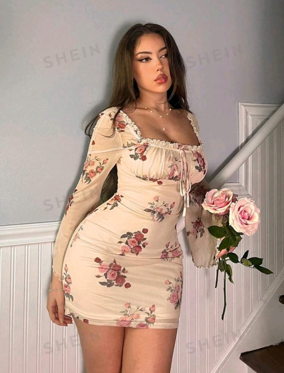 Firerie Vestido mini ajustado con volantes y estampado floral romántico y elegante
