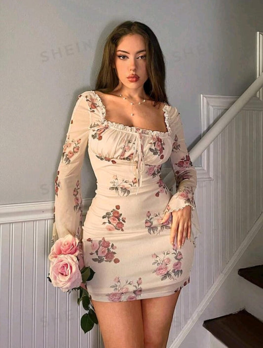 Firerie Vestido mini ajustado con volantes y estampado floral romántico y elegante
